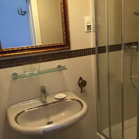 Italiana Z Prywatnymi Lazienkami & Odnowa Biologiczna 3*