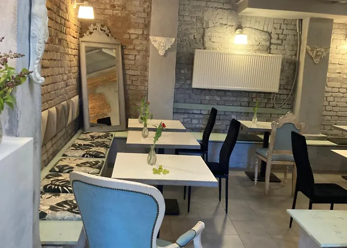 Italiana Z Prywatnymi Lazienkami & Odnowa Biologiczna לינה וארוחת בוקר 3*